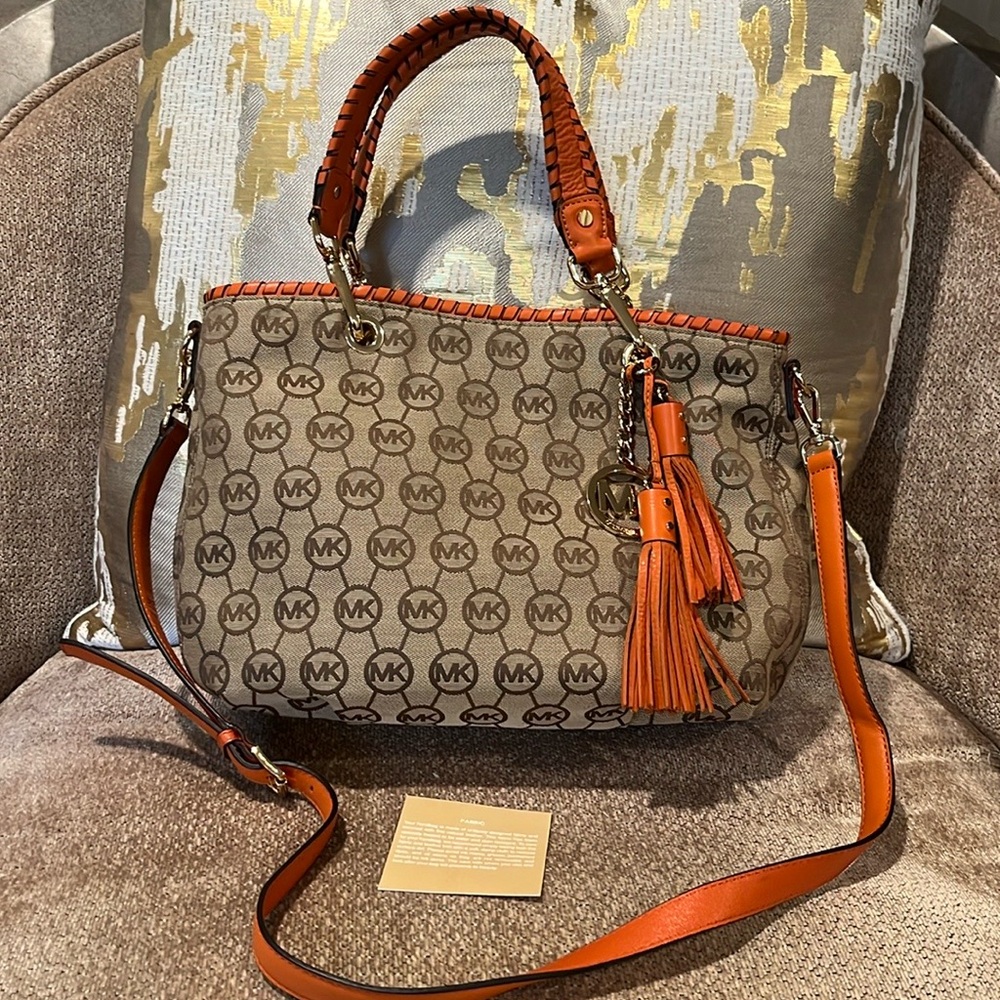 Michael kors monogram bag w orange leather details